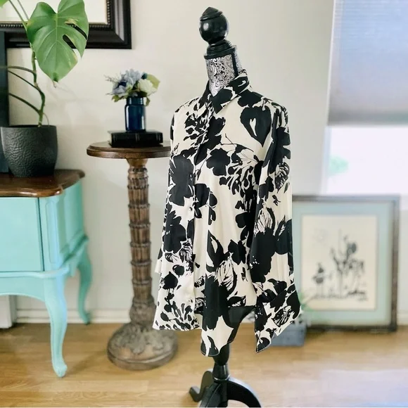 Zara Floral Print Button Down Silk Shirt in Ecru / Black Size M - Picture 9 of 16